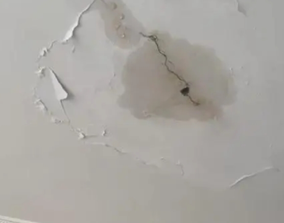 上蔡阳台漏水维修公司分享下屋面防水工程质量问题原因分析